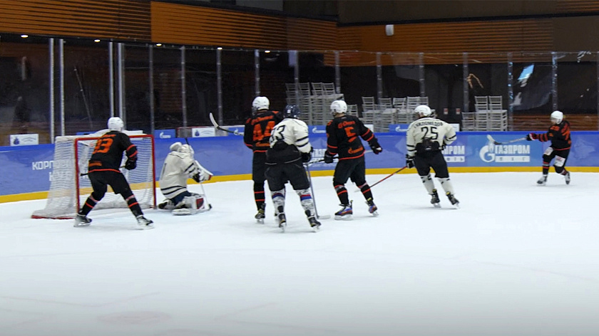 Лёд, энергия и победа: как проходит любительский хоккейный турнир
