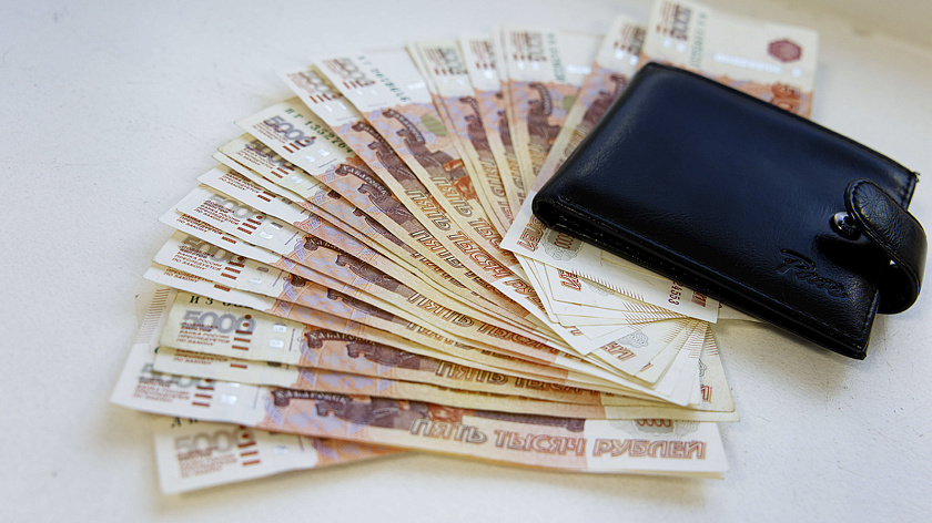 В Свердловской области бюджетникам с 1 сентября повысят зарплату 