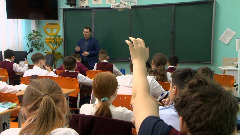 На Ямале выберут лучших воспитателей и учителей