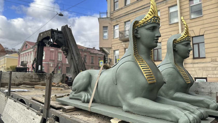 В Петербурге Египетский мост лишился сфинксов