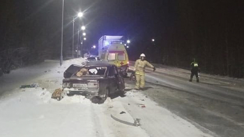 Двое пенсионеров погибли в ДТП на трассе в Пуровском районе. ФОТО