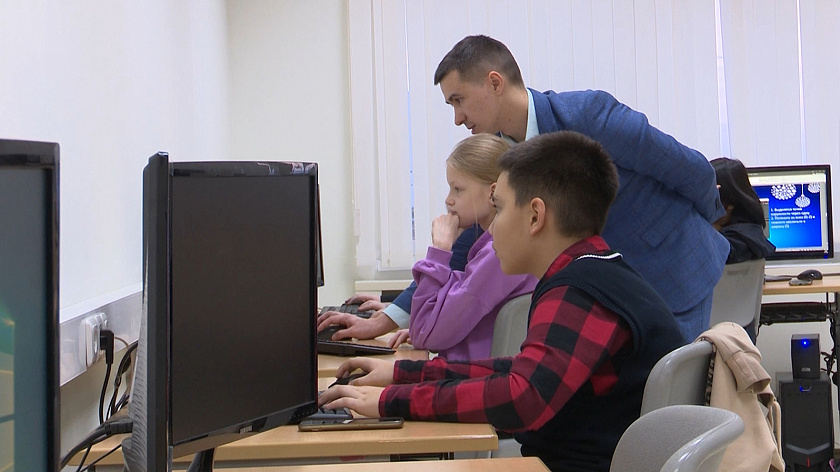 Искусственный интеллект начнут изучать в школах с нового учебного года