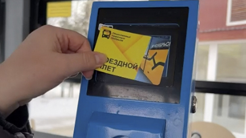 Школьников Муравленко лишили бесплатного проезда в автобусах