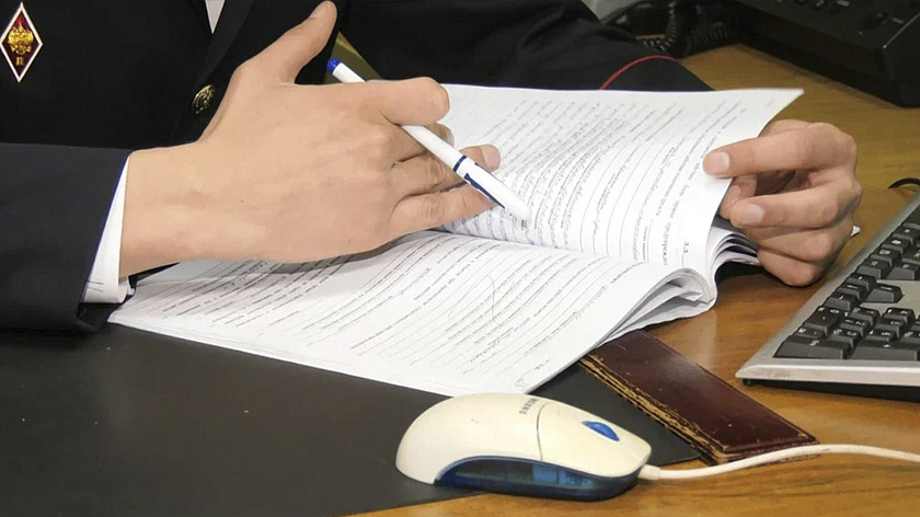 Глава СК взял на контроль ситуацию с падением девочки из окна школы в Тобольске