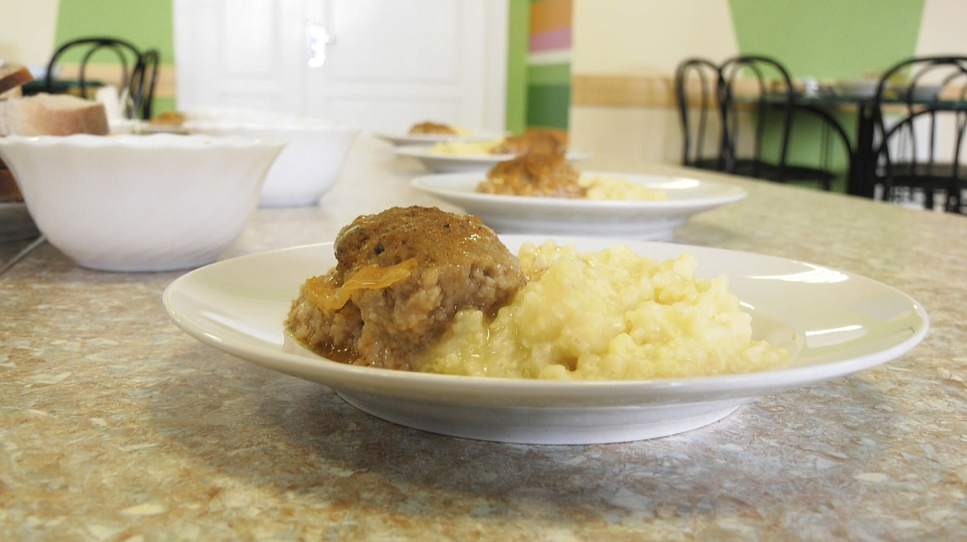 В Шурышкарском районе школьников и детсадовцев кормили просрочкой