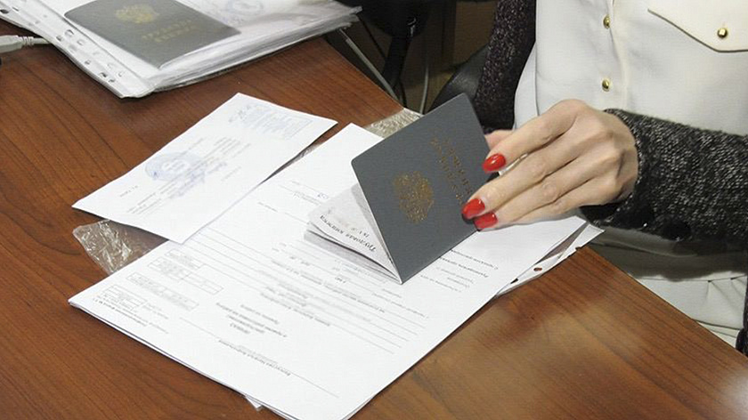 Путин запретил устанавливать испытательный срок женщинам с детьми до трёх лет