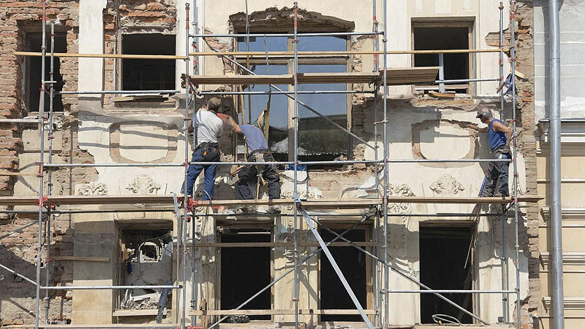 В Салехарде отреставрируют два исторических здания на улице Республики