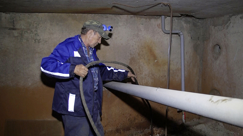 Губернатор Артюхов поздравил ямальских работников сферы бытового обслуживания и ЖКХ