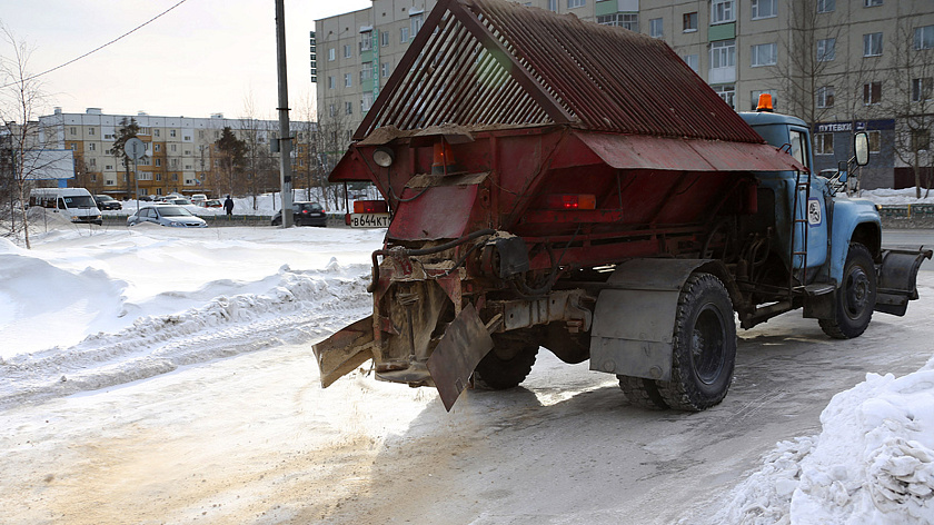 Санкт-Петербург купит для чистки дорог зимой 168 тысяч тонн соли 