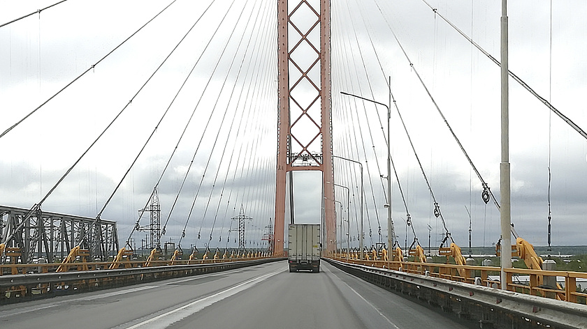 На сургутском мосту через Обь 21 августа организуют реверсивное движение