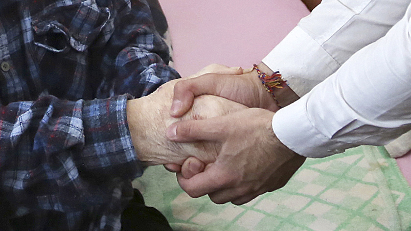 Глава Губкинского Андрей Бандурко трогательно поблагодарил отца за жизнь и характер