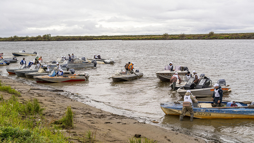В Ямальском районе состоялся чемпионат по рыболовному спорту на реке Обь. ФОТО
