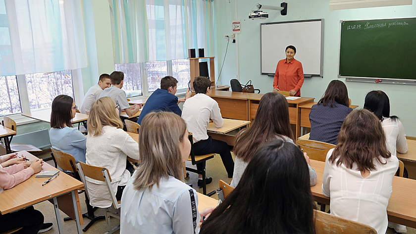 Педагогам напомнили, что нельзя задавать домашнее задание на каникулы