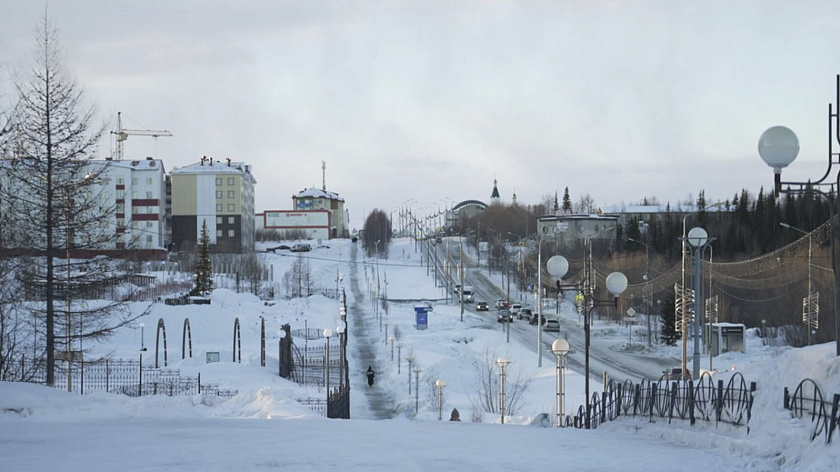 Глава Приуральского района проинспектировала объекты инфраструктуры в Харсаиме и Вылпосле