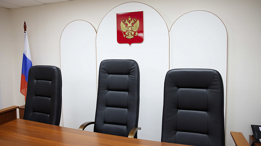 Салехардский хирург продолжит работать в больнице после обвинений в гибели ребёнка