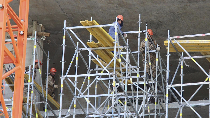 В Новом Уренгое возбуждено уголовное дело после гибели рабочего на стройке