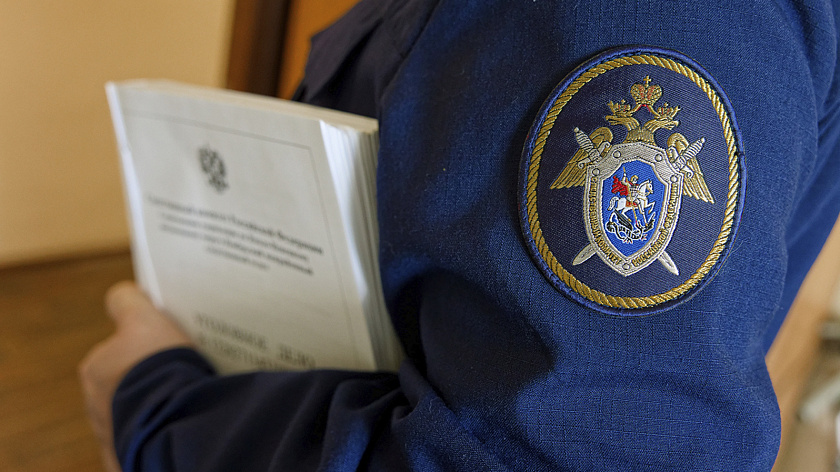 В Аксарке два подростка угнали чужой автомобиль и улетели в кювет