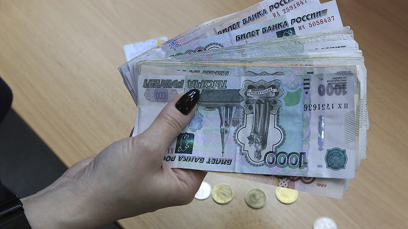 В Роскачестве разъяснили, когда уволенный сотрудник сохраняет право на премию