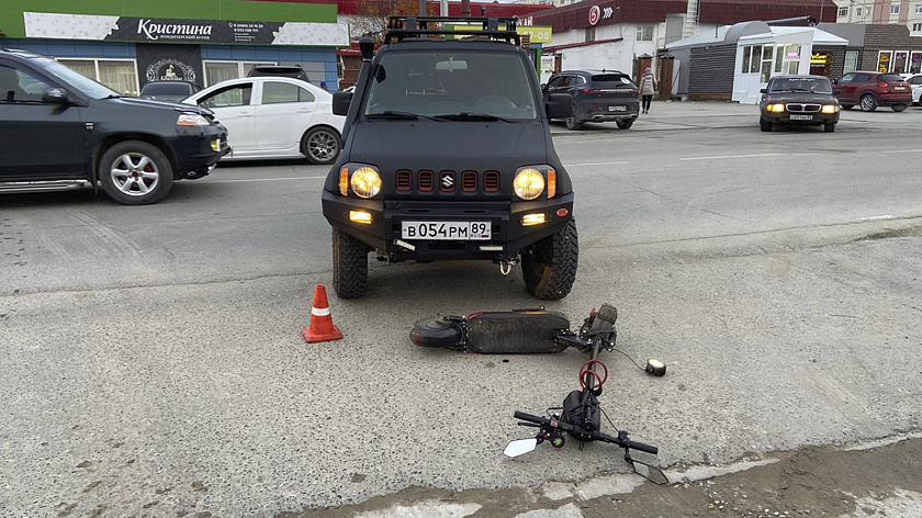 В Надыме самокатчик попал под колеса иномарки