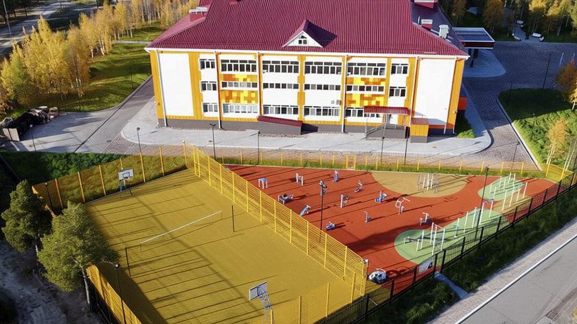 На территории муравленской школы открыли «Аллею Пушкина»