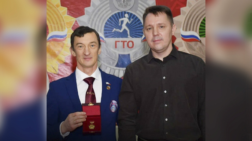 Тренер сборной Ямала по гиревому спорту получил награду от администрации Губкинского