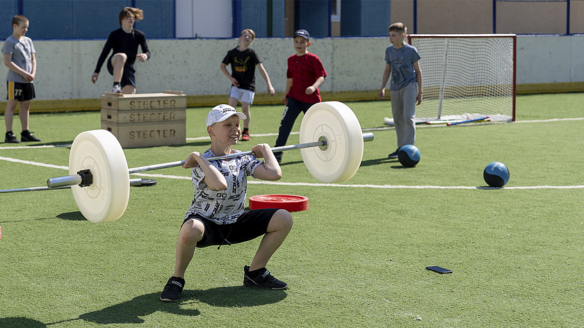 Уроки физкультуры в салехардской школе №2 будут проходить на спортивных площадках города