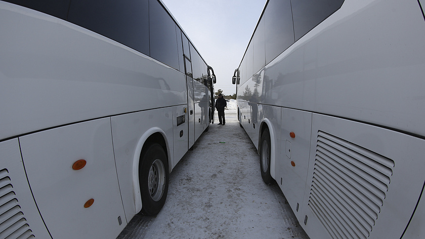 В Салехарде возобновили движение автобусов до паромной переправы