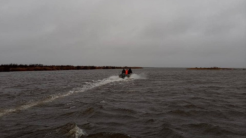 На Ямале беременной женщине понадобилась помощь спасателей, чтобы попасть в больницу. ФОТО