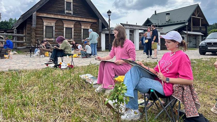 Вдохновлённые Левитаном: ноябрьские художницы прошли курс в творческой школе Плёса