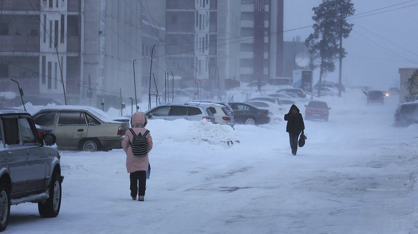Рабочая неделя на Ямале начнется с метели и гололедицы
