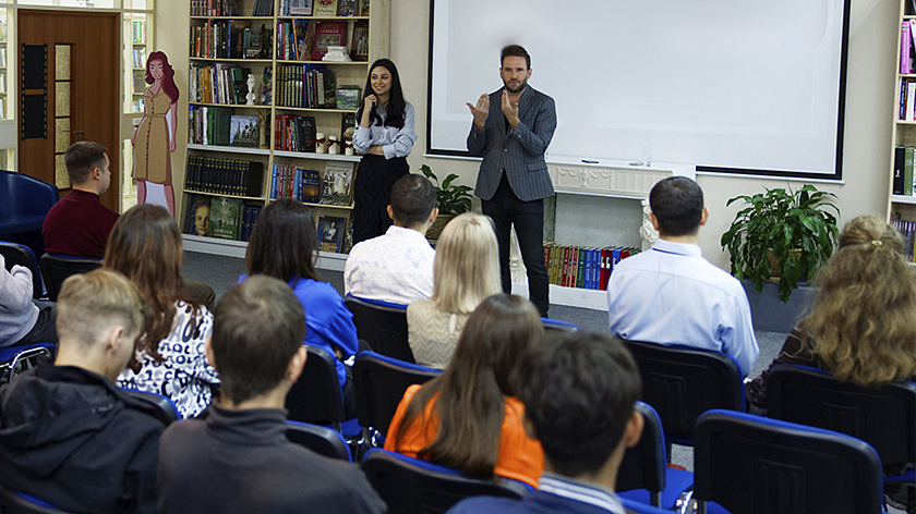 Надымские школьники узнали о способах досуга и истории искусства