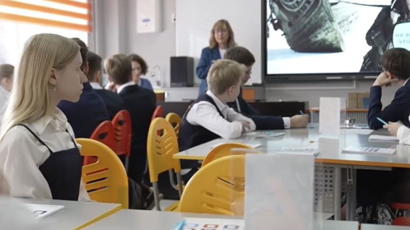 «Крылья знаний» открывают школьникам двери в авиацию