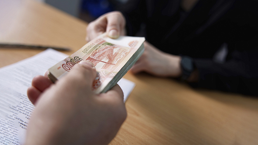 Замдиректора сельской школы Приуралья попала под следствие из-за взятки