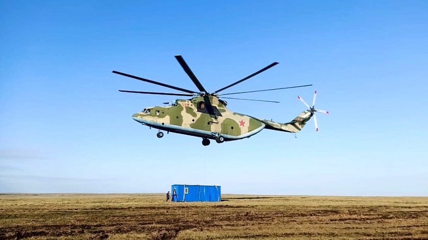 На Ямал вертолётом доставили модули для будущего научного стационара