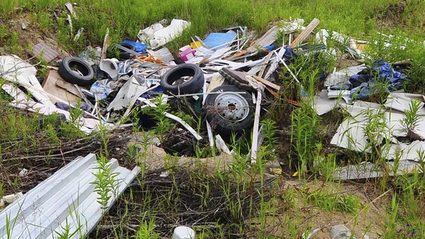 В Новом Уренгое ищут подрядчика для ликвидации стихийных свалок из покрышек