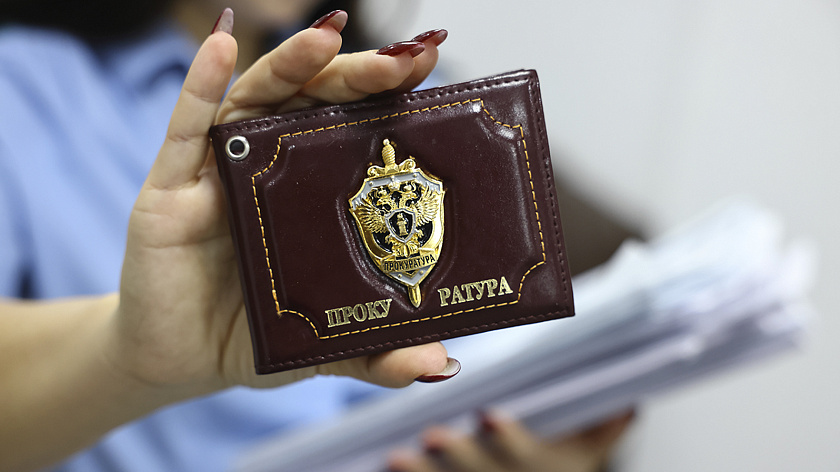 Прокуратура проводит проверку после пожара в жилом доме Салехарда