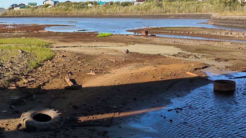 Со дна реки Преображенки поднимут затонувшие конструкции. ФОТО