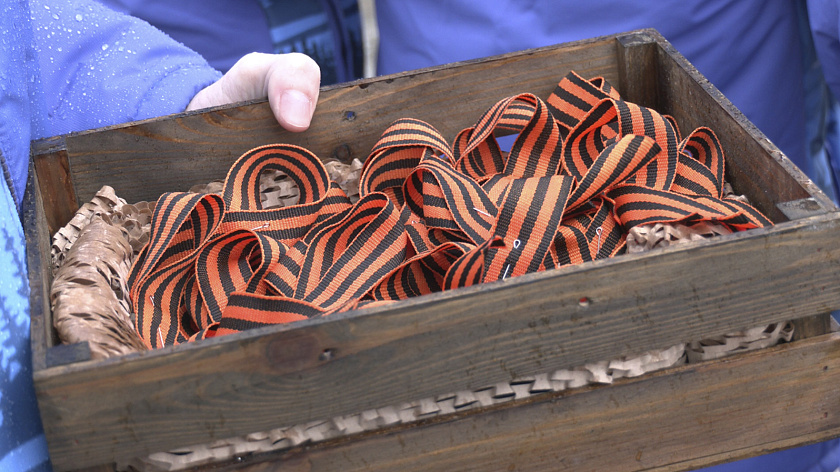 Пассажиры Пулково смогут бесплатно получить георгиевские ленточки