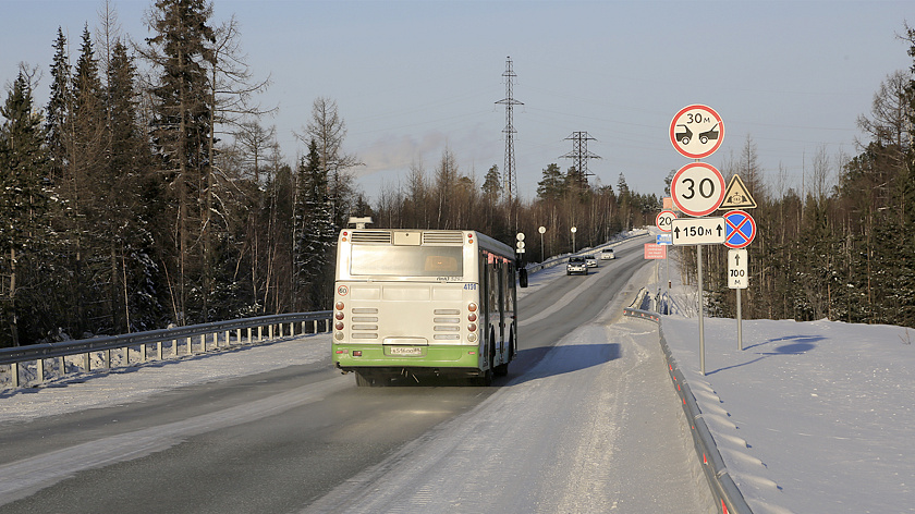 Ноябрьцев предупредили об отмене и задержках рейсов автобусов из-за морозов