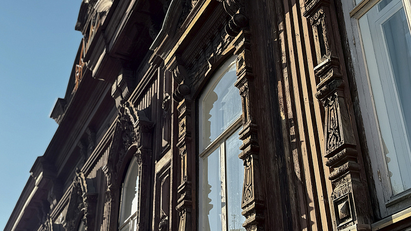 Историческую усадьбу конца ХIХ века за один рубль продают в Ачинске 