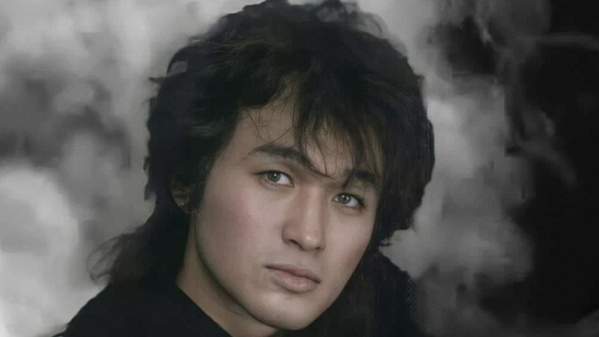 Жители Тюмени исполнили песни Цоя, почтив память рок-музыканта 