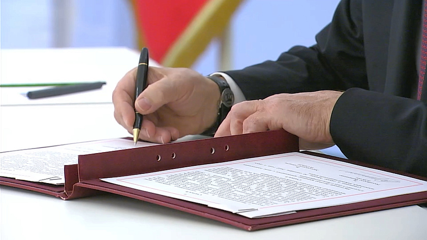 Песков опроверг слухи блогеров о неполном информировании Путина