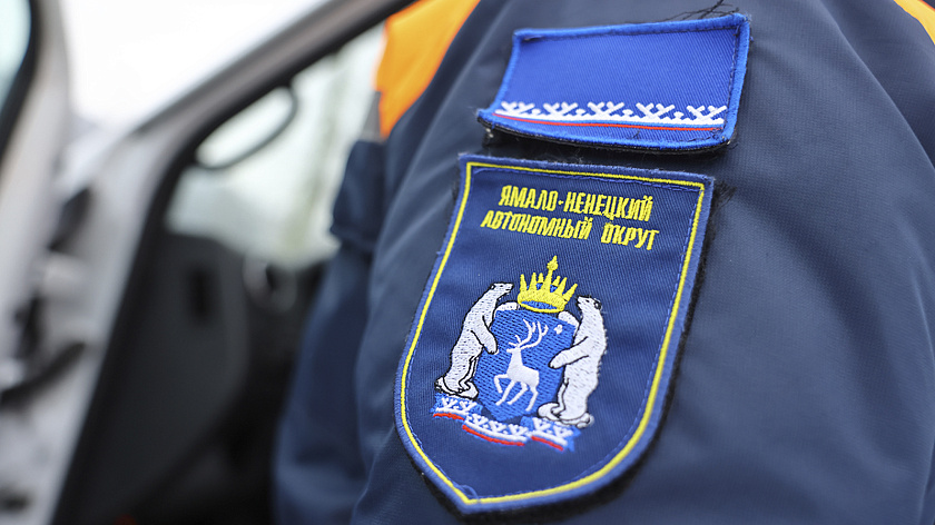 Лучших спасателей Тазовского отметили наградами