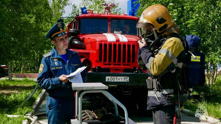 В Ноябрьске выбрали лучшего пожарного