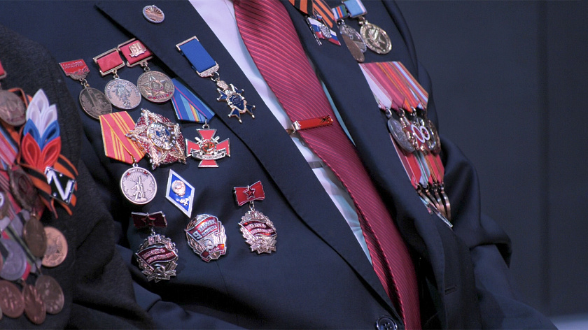 90-летний ветеран в День отца получил поздравления от главы Пуровского района