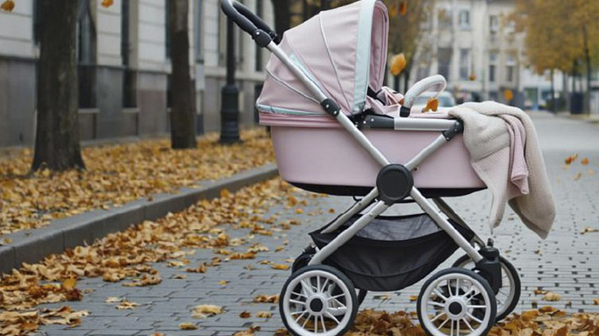 В Санкт-Петербурге у мусорных баков нашли брошенного младенца