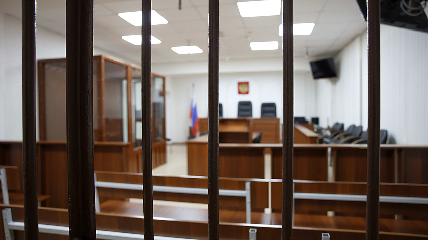 Житель Белоярска проведёт четыре года в колонии за наезд на полицейского