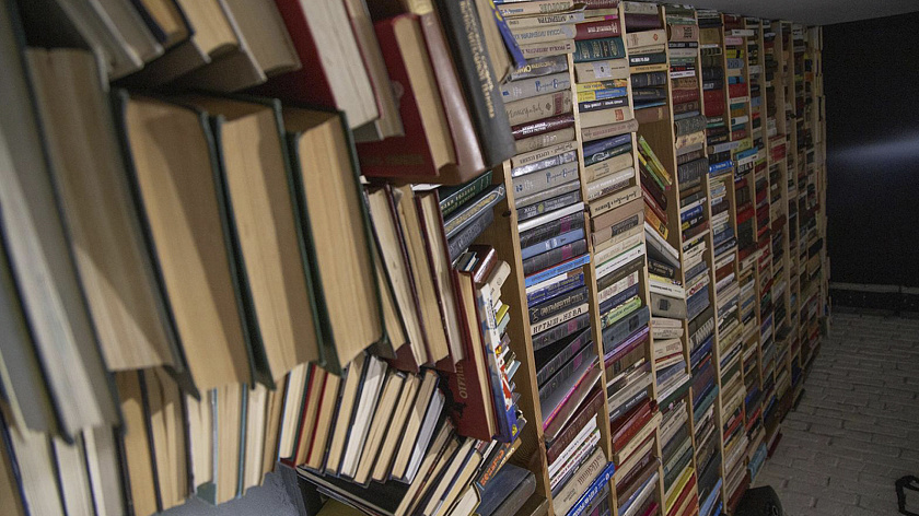 Почти 500 книг доставили в новую библиотеку этностойбища «Земля Надежды»