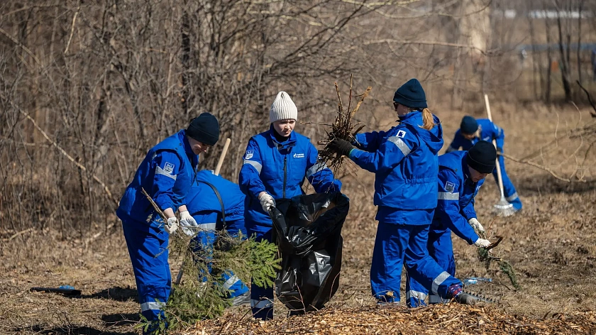 Традиционные весенние субботники волонтёров «Газпромнефть-СМ» стартовали в Птичьей гавани