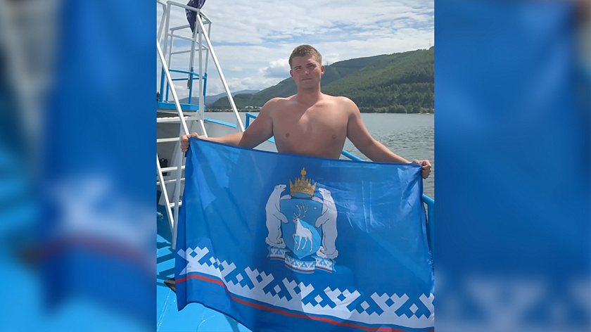 Новоуренгойский пловец Святогор Борнобаев установил мировой рекорд по заплыву на Байкале